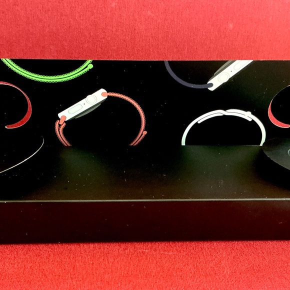 Apple Watch A2352 SE Silver gps/cell 40mm Nike  All Original With Box - Picture 4 of 9